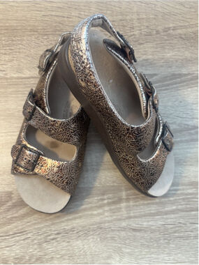 SAS Relaxed Walking Gold Bronze Double Strap Buckle Tripad Comfort Sandals 7